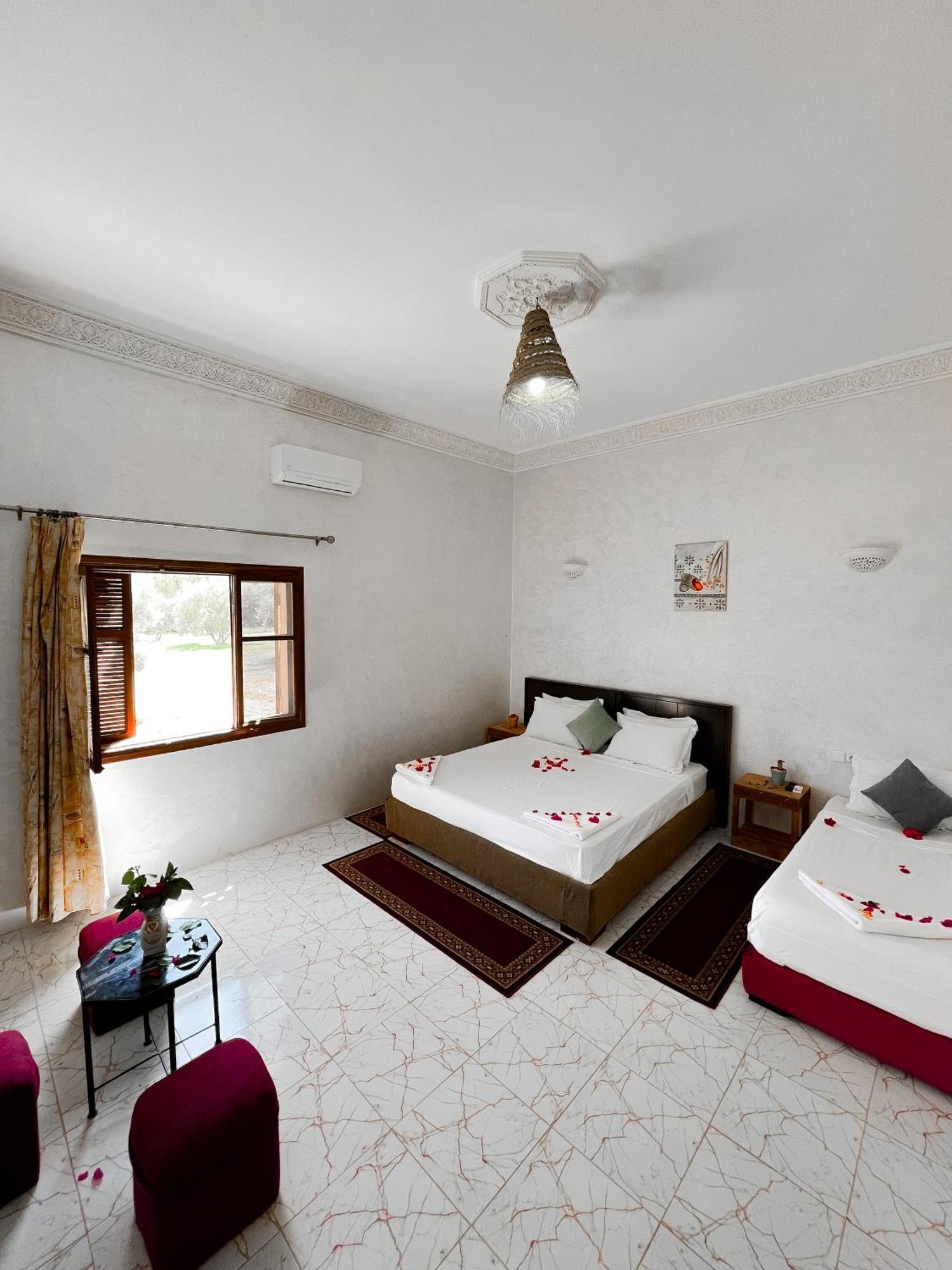 Guest House Qodwa Sidi Abdallah Ghiat Exterior photo
